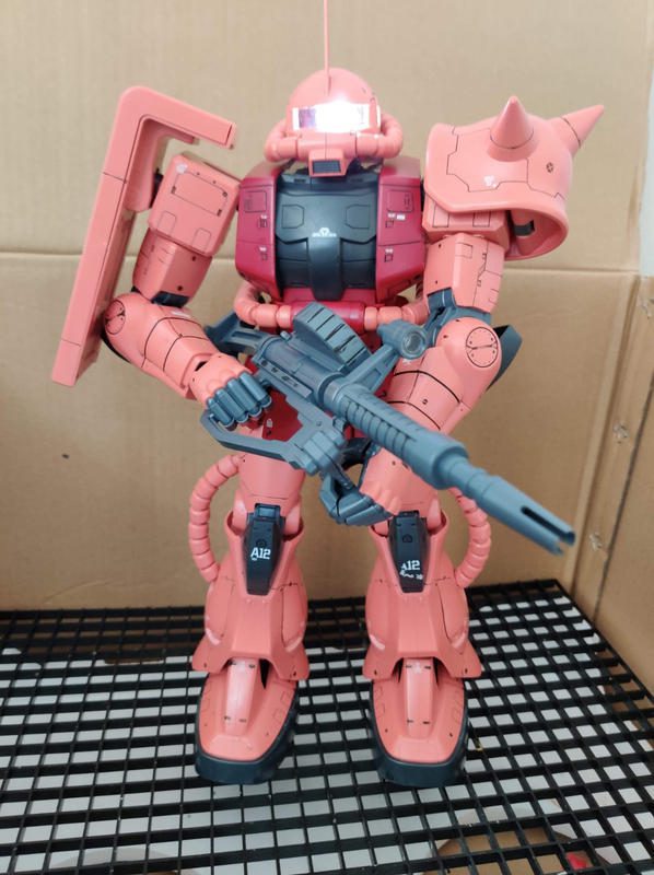 1/48 Scale Mega Size Model Kit: MS-06S Zaku II Gunpla Model Kit photo review