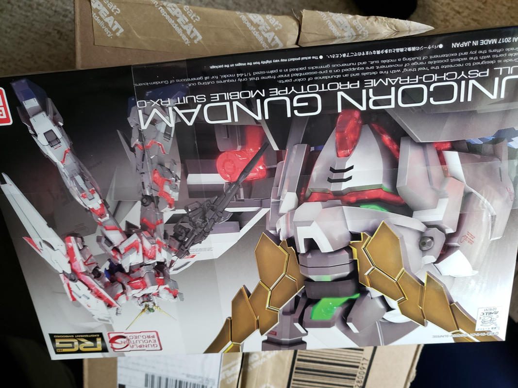 RG 1/144 Unicorn Gundam Plastic Model Kit photo review