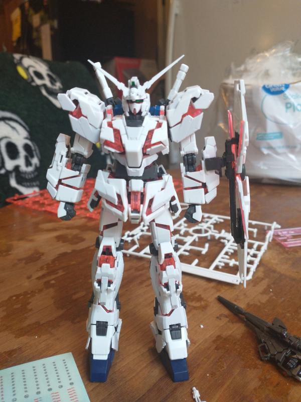 RG 1/144 Unicorn Gundam Plastic Model Kit photo review