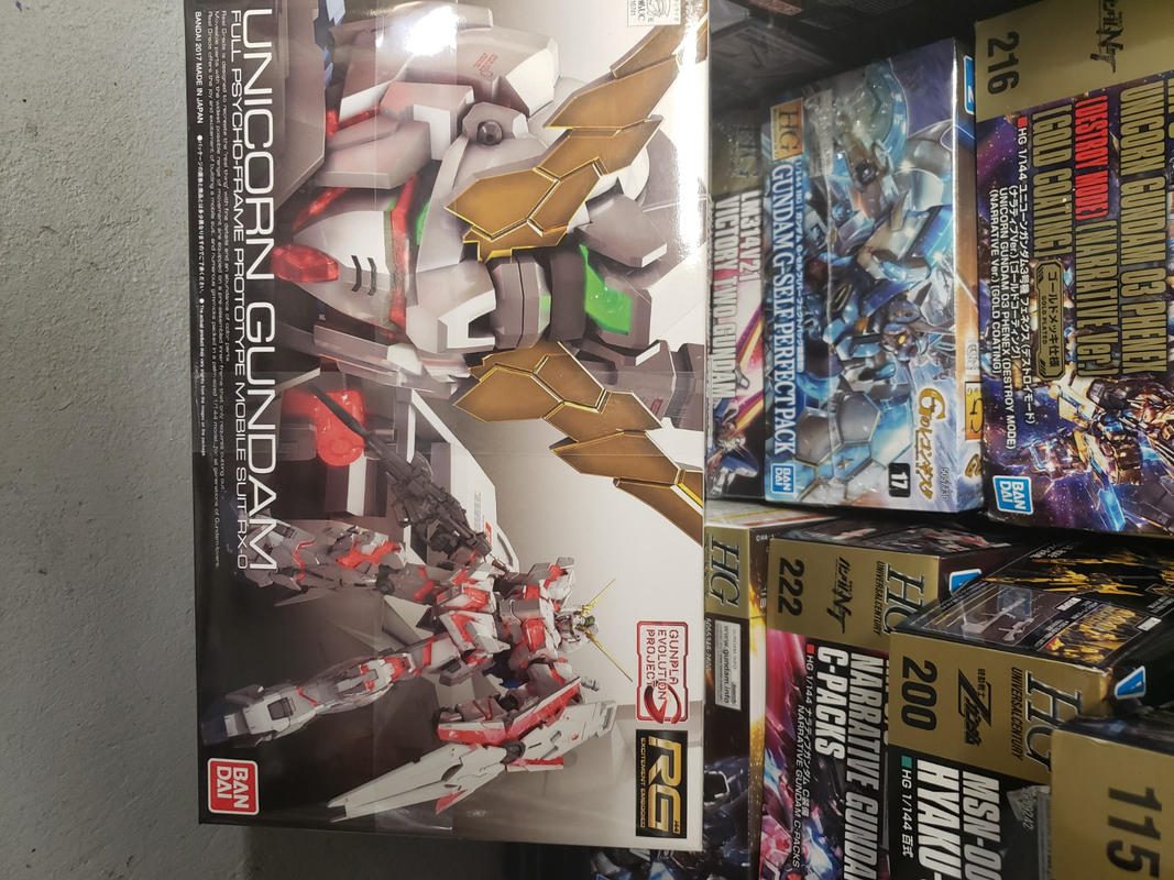 RG 1/144 Unicorn Gundam Plastic Model Kit photo review