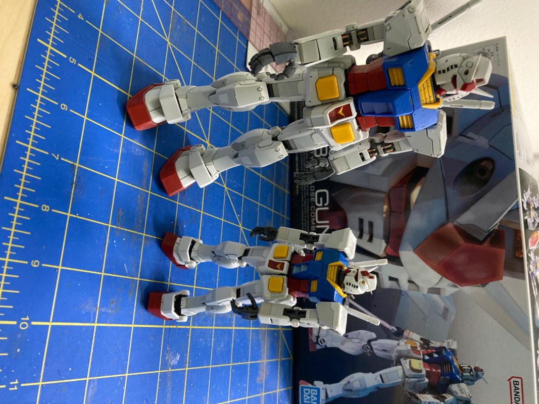 RG 1/144 Scale RX-78-2 Gundam Plastic Model Kit photo review
