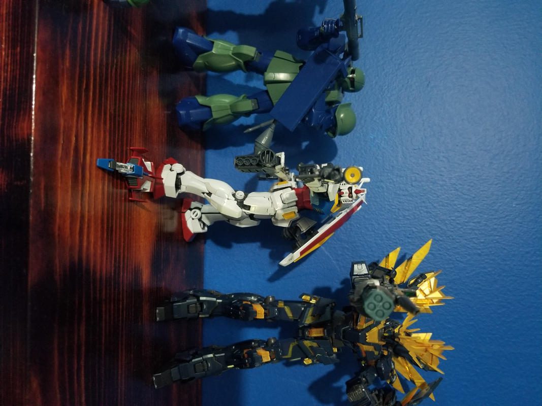 RG 1/144 Scale RX-78-2 Gundam Plastic Model Kit photo review