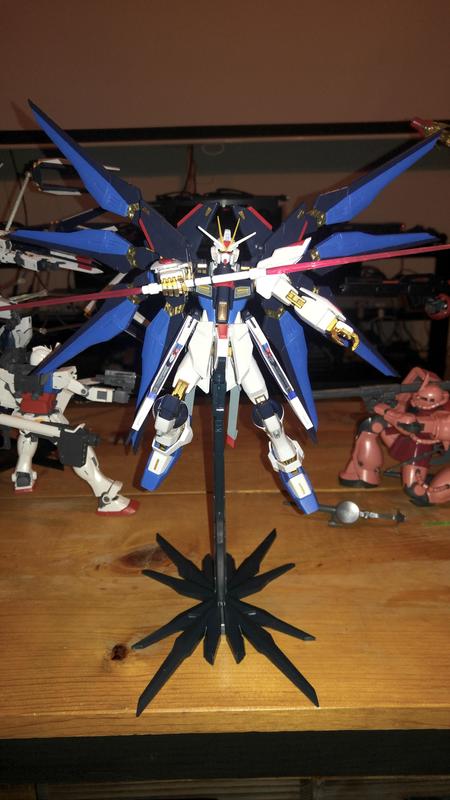 Bandai 1/100 Scale MG Strike Freedom Gundam Full Burst Mode Gundam SEED Destiny Model Kit photo review