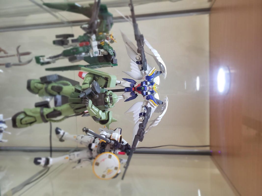 MG 1/100 Wing Gundam Zero (Endless Waltz Ver.) photo review