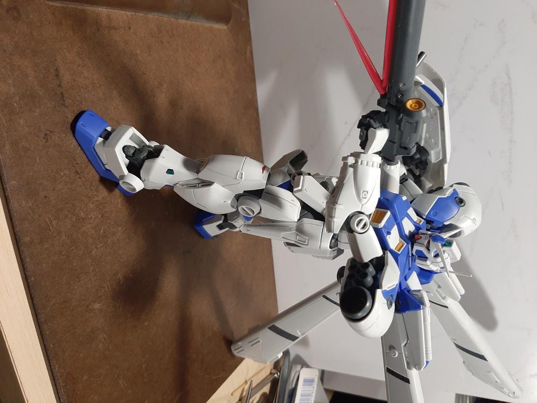 Gundam GP04 Gerbera: Pre-Order 1/100 Scale Master Grade photo review