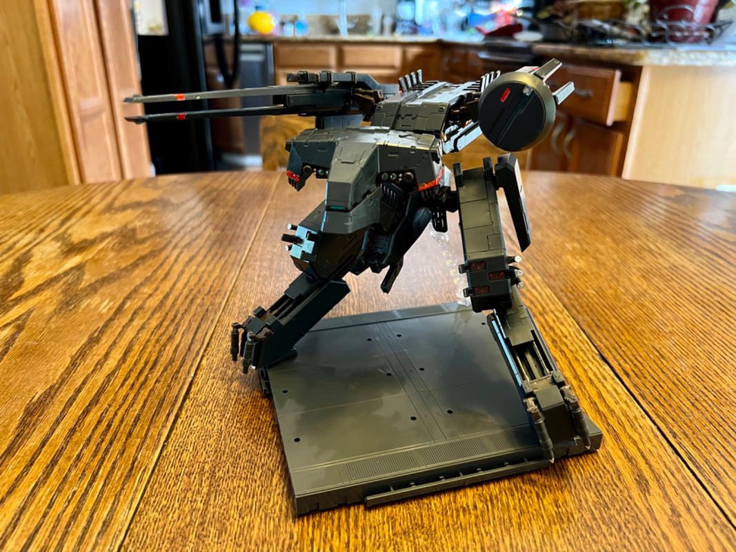 Metal Gear Solid: REX Black Edition 1/100 Scale Plastic Model Kit photo review