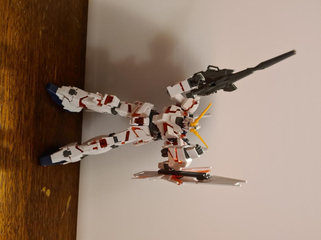 HGUC 1/144 Unicorn Gundam Destroy Mode (Metallic Finish) photo review