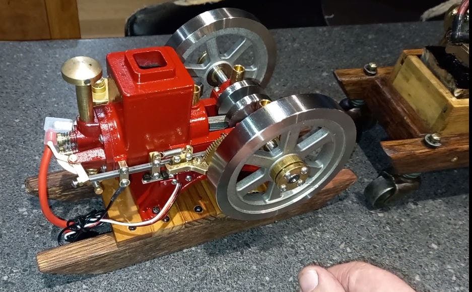 4-Stroke Gas Engine with Ignition System, 6cc Metal Single Cylinder IC Engine, Gift Collection photo review