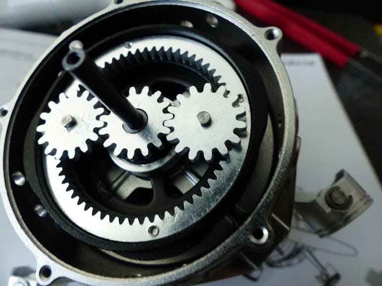 5-Cylinder Radial Engine Model Kit (Working Model) - 1:6 Scale Metal Assembly with 250+ Pieces photo review