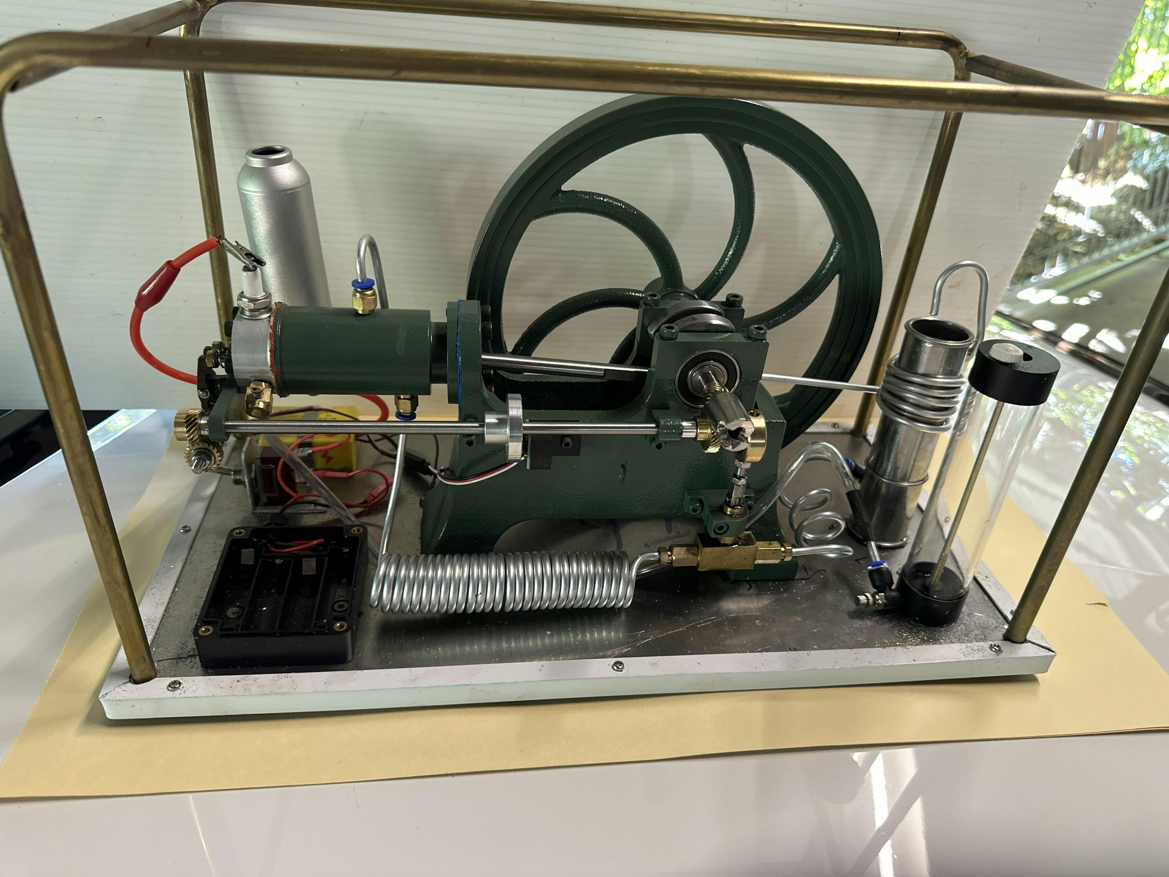 4-Stroke Hot-Bulb Engine Simulation, Horizontal Water-cooled Gasoline Retro Engine Model photo review