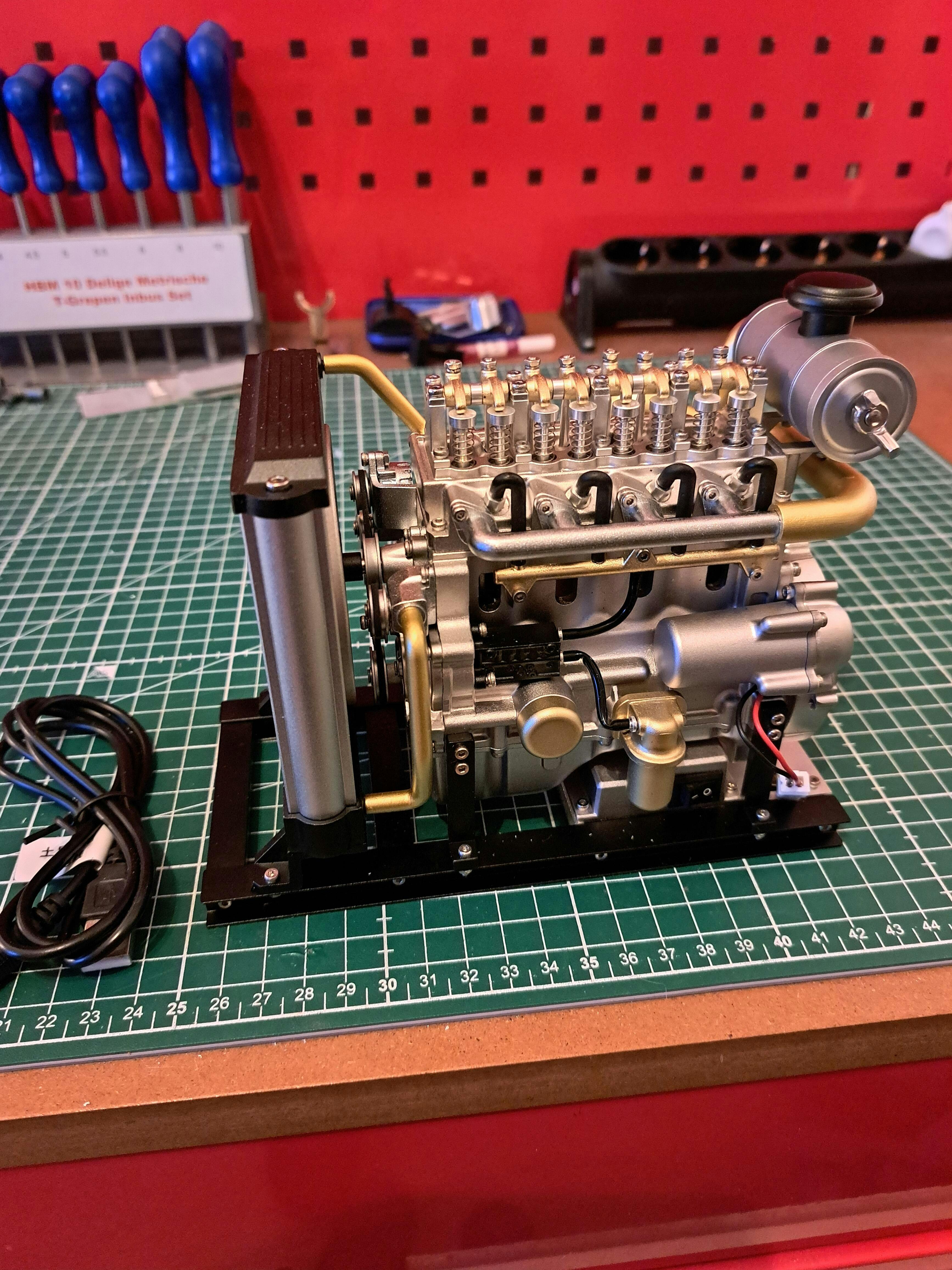Fully Functional L4 Diesel Engine Model Kit - Build Your Own Working Diesel Engine - 1:10 Scale Full Metal Mini L4 4-Cylinder OHV Engine - 300+ Pieces photo review