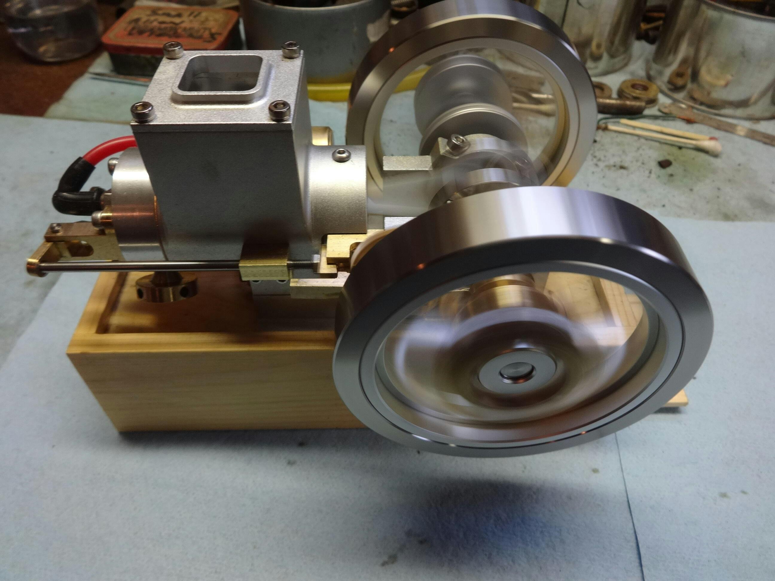 Upgraded M90 Hit & Miss Gas Engine Full Metal I.C. Engine with Base photo review