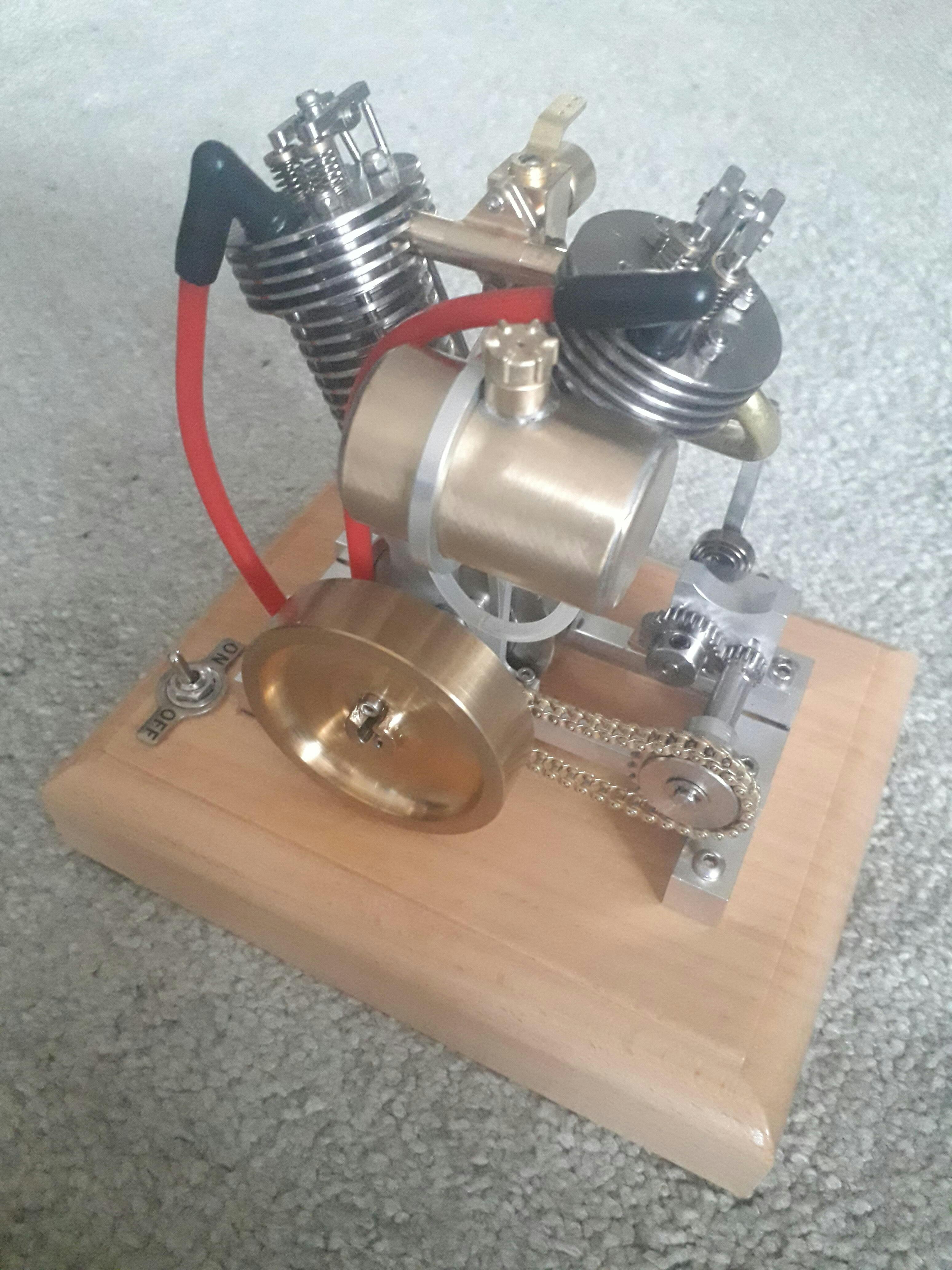 Hoglet H08 4.2CC OHV V-Twin Four-Stroke Mini Retro Motorcycle Engine Model with Pedal Start photo review